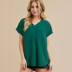Jodifl - L Forever Famous top In Kelly Green Raw Hem